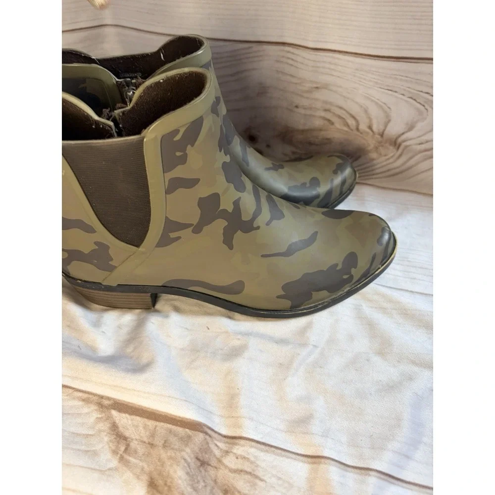 Lucky Brand Camo Rain Boots Chelsea Ankle Rubber Womens‎ 12 Waterproof